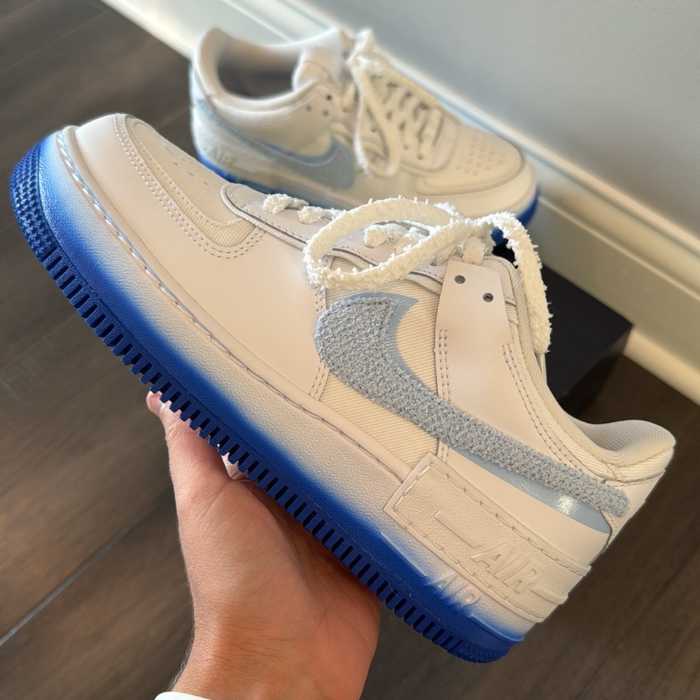 Brand new womens Air Force 1 Shadow Chenille Swoosh - Blue Tint size 7.5